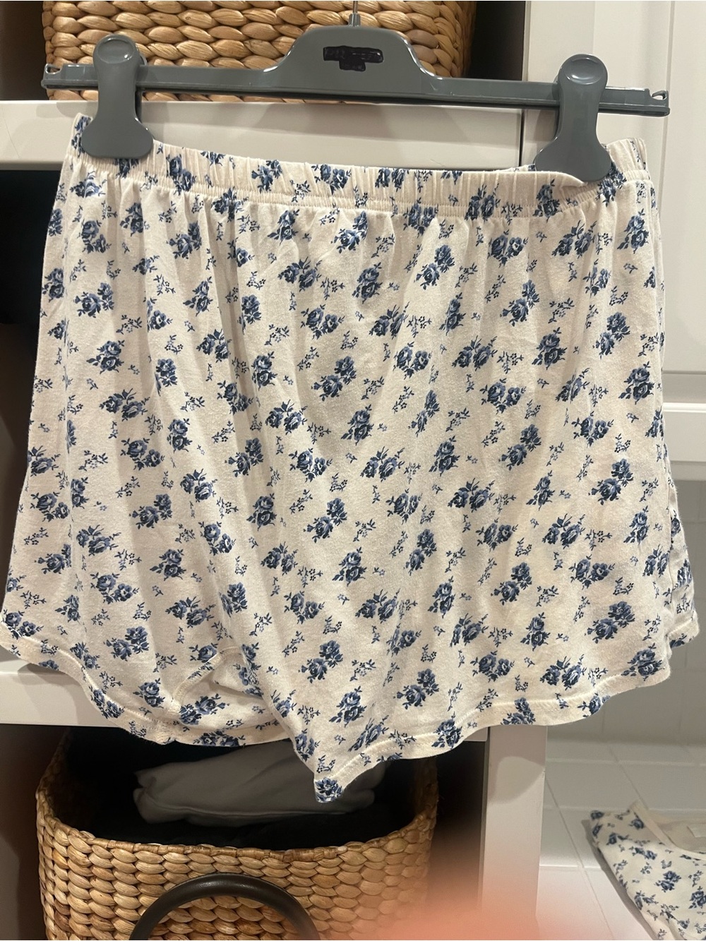 THE GREAT. Floral Sleep Set in Cream and Blue - Picture 8 of 9
